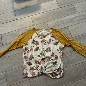 Long sleeve knit top